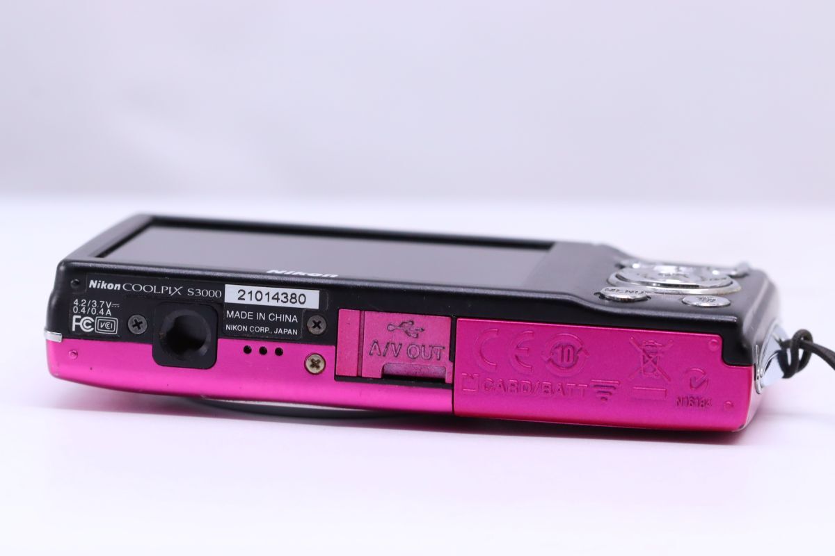 ★極上美品★ ニコン Nikon COOLPIX S3000 コンパクトデジタルカメラ #w61