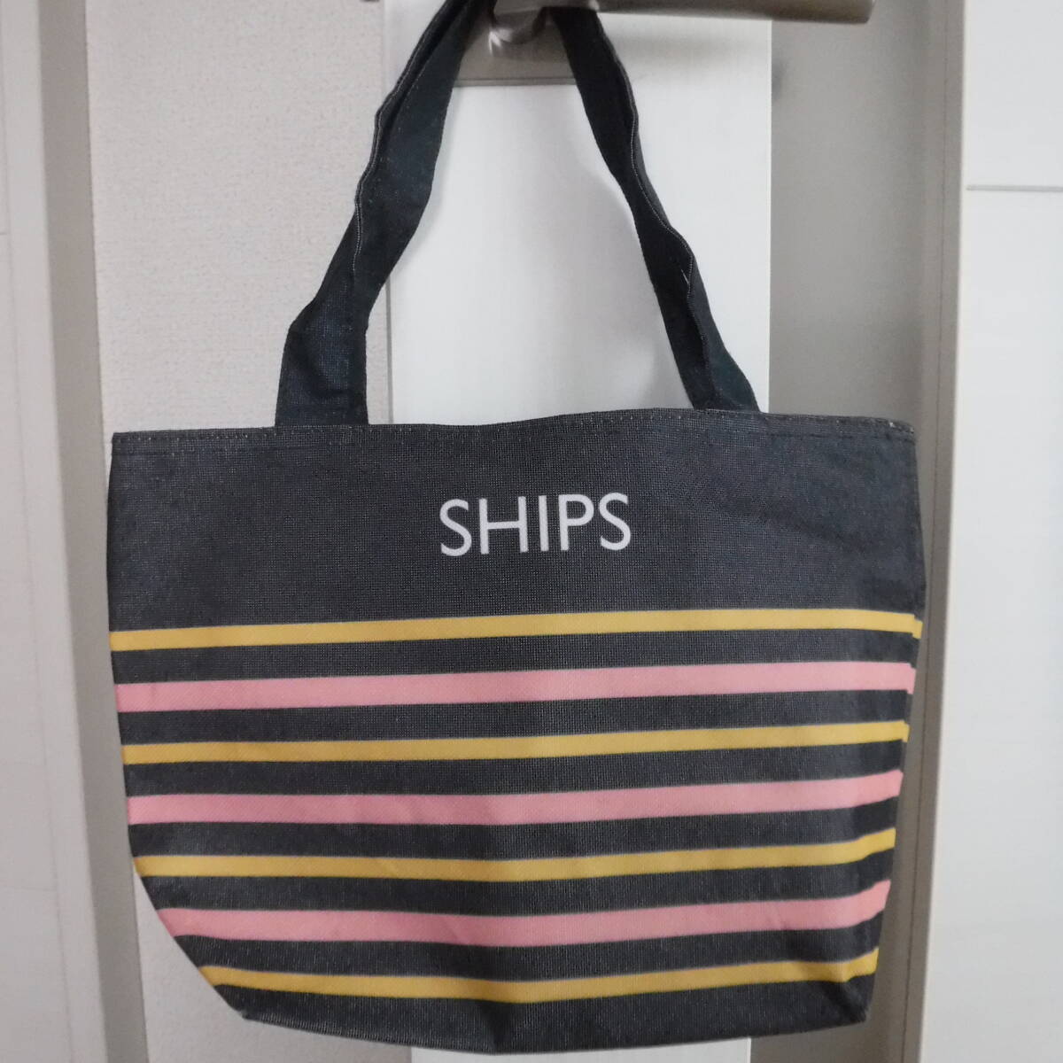 稅不要特価 美品!SHIPS シップス デニム色×カラフルボーダー 男女OK トートバッグ?