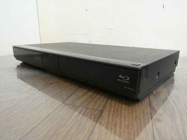 1TB☆13年☆シャープ/SHARP/AQUOS☆HDD/BDレコーダー☆BD-W1300☆リモコン付☆2番組同時(shí)録畫(huà)☆3D対応機(jī) 管SA8050