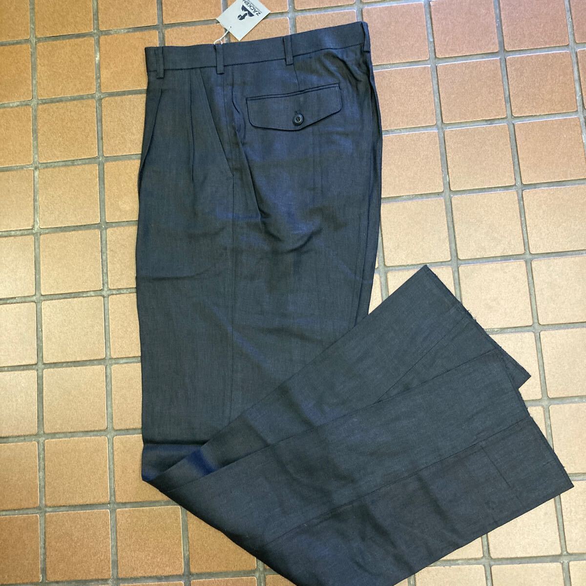 ｛新品｝〈夏物〉 激安!! 夏に快適な麻100% ゴルフ カジュアル golf スラックス サイズ M(76cm) 2タック 信頼の日本制 ブラック色