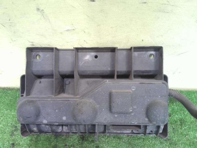 タイタン SKG-LLR85N 右テールランプ 4JJ1T 729 220-21366 8-98034-324-0 中古