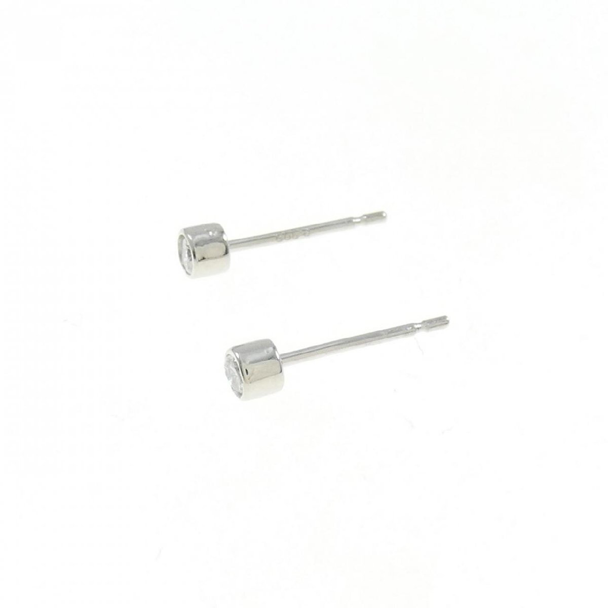 PT900 ダイヤモンド ピアス 0.10CT