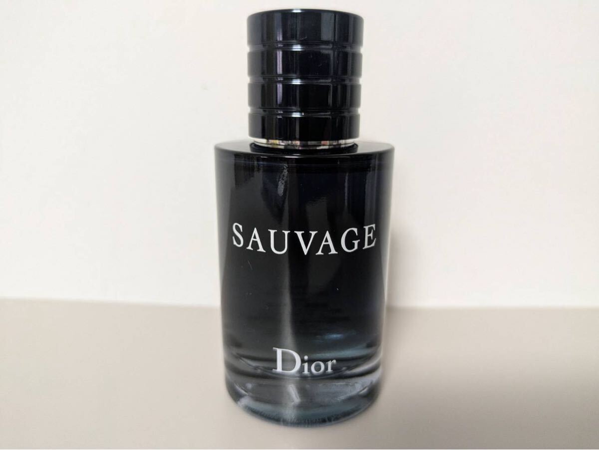 Dior ソヴァージュ オードトワレ 60ml 新品同様 正規(guī)品 フランス制 香水　Dior Sauvage EDT 60ml Like New Authentic France Perfume