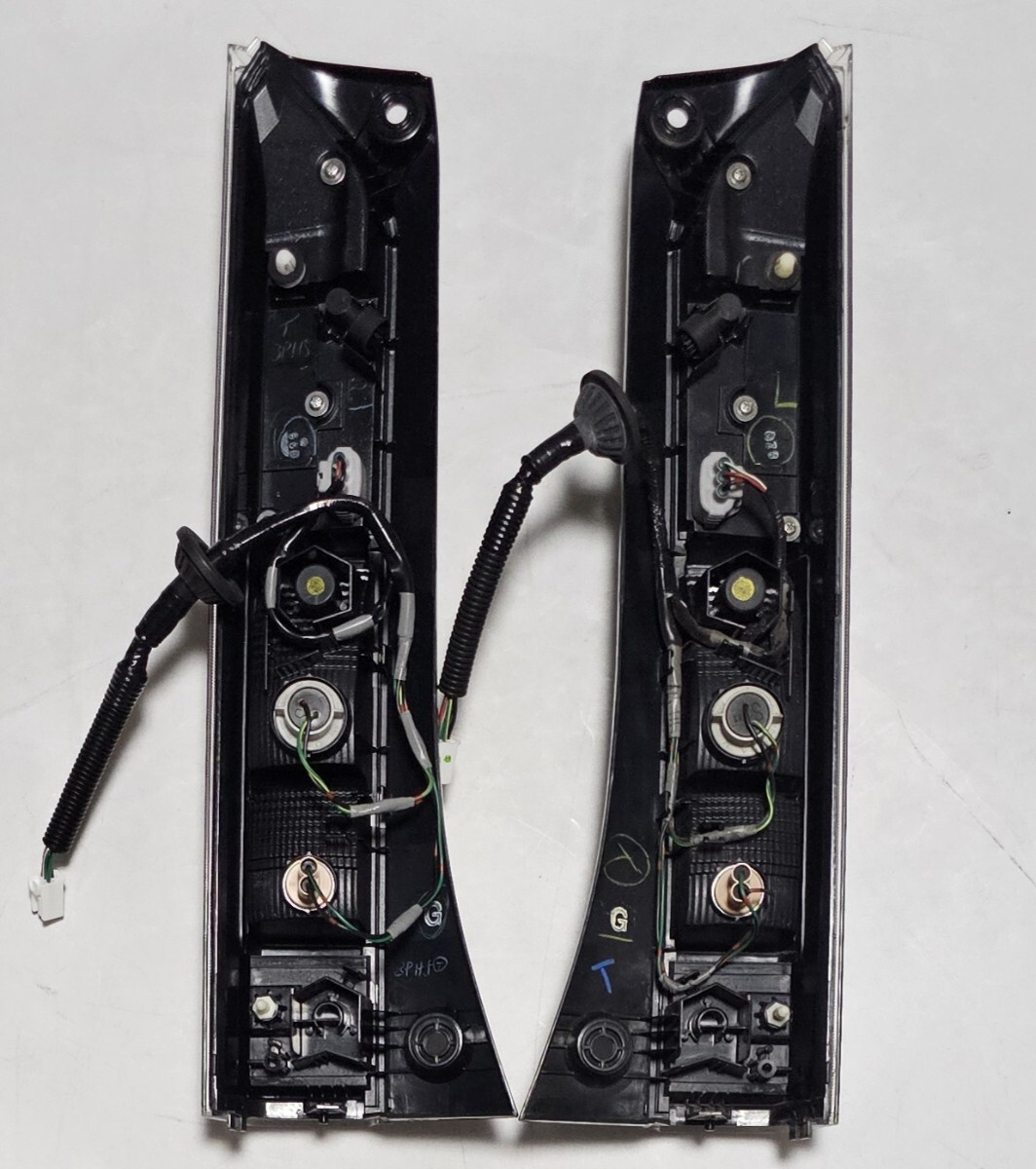 ホンダ N-VAN・JJ1/JJ2 純正 +STYLE COOL テールランプ/テールライト ASSY 左右 LED クリアレンズ 100-6228 美品 右側新品未使用 2022年車 _画像9