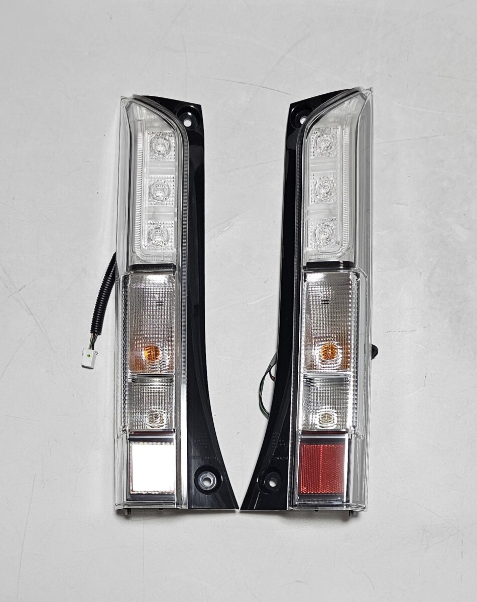 ホンダ N-VAN・JJ1/JJ2 純正 +STYLE COOL テールランプ/テールライト ASSY 左右 LED クリアレンズ 100-6228 美品 右側新品未使用 2022年車 _画像1