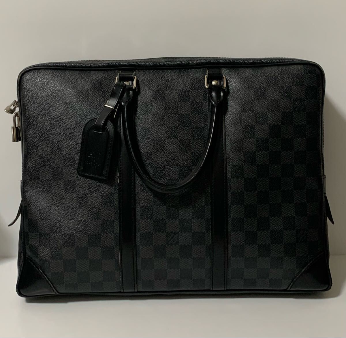 74 LOUIS VUITTON ルイヴィトン ポルトドキュマンヴォワヤージュ N41125 ダミエグラフィット ビジネスバッグ 黒 メンズ 1円?