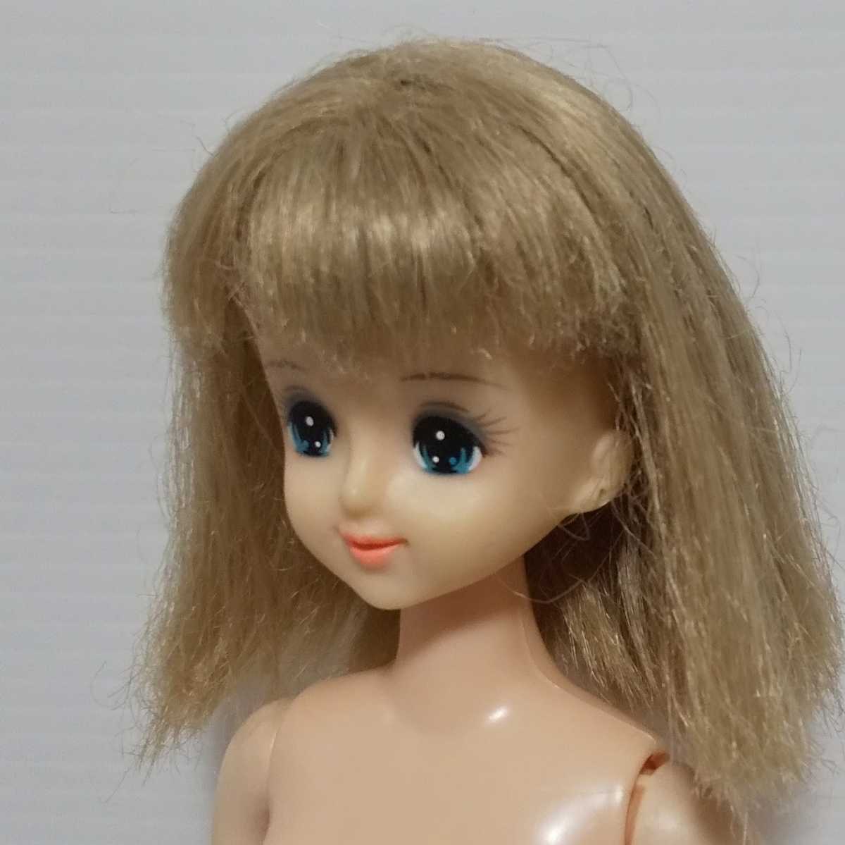 ジェニー エクセリーナ （ボブ、灰色睫毛、下睫毛無）　（中古?難有）　タカラ
