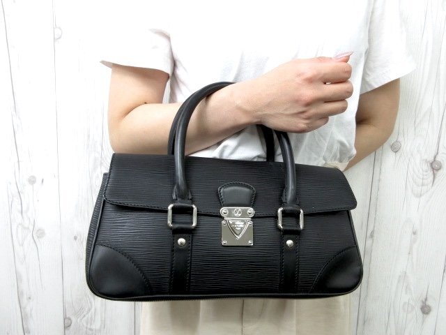 極美品 LOUIS VUITTON ルイヴィトン エピ セギュールPM ノワール ハンドバッグ バッグ M58822 レザー 黒 85861Y