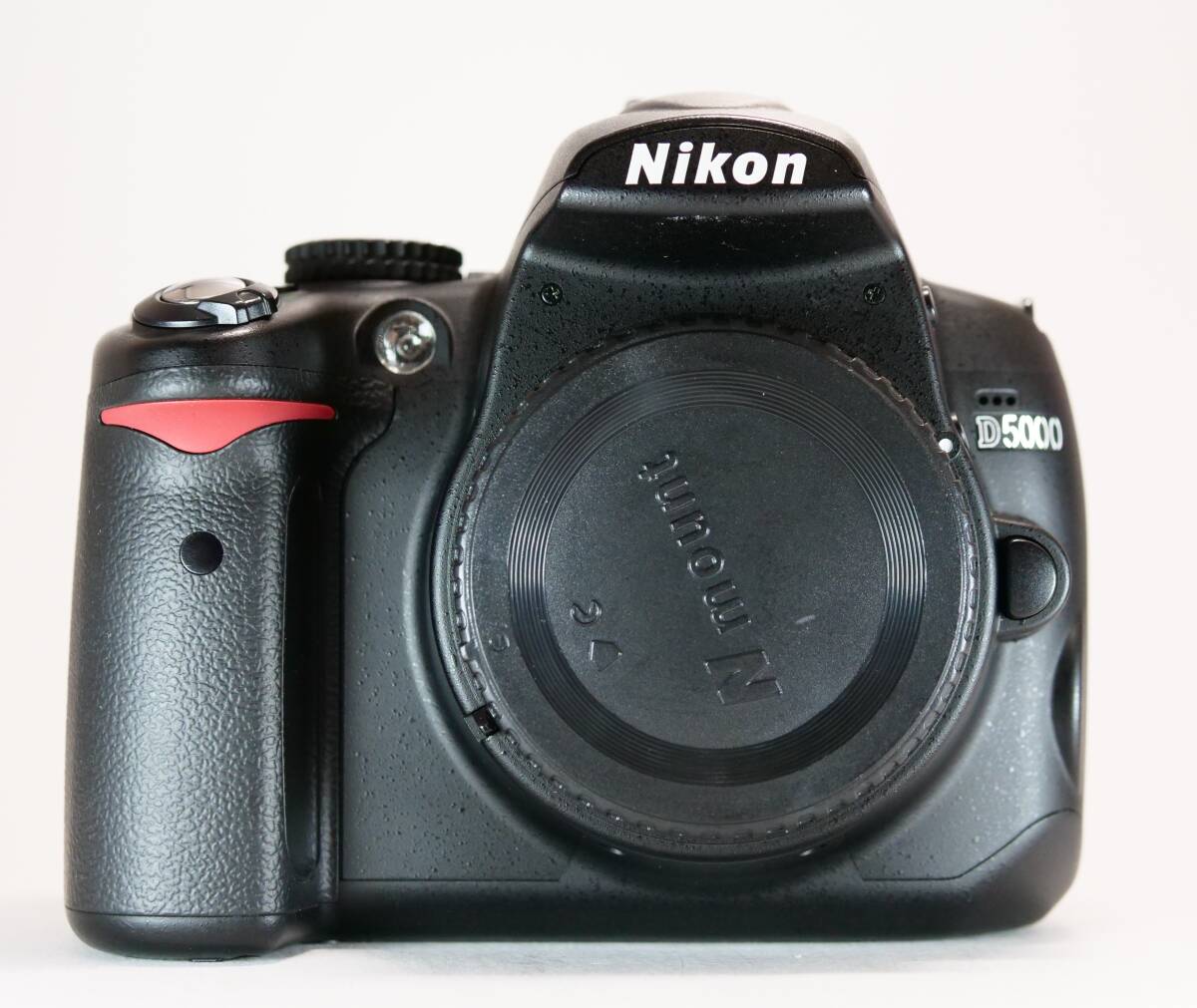 【シャッター3200回】Nikon D5000 ボディ ＋ 純正バッテリー ＋ 充電器セット 一眼レフカメラ 動(dòng)作確認(rèn)済み