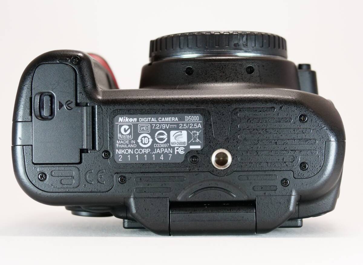 【シャッター3200回】Nikon D5000 ボディ ＋ 純正バッテリー ＋ 充電器セット 一眼レフカメラ 動(dòng)作確認(rèn)済み