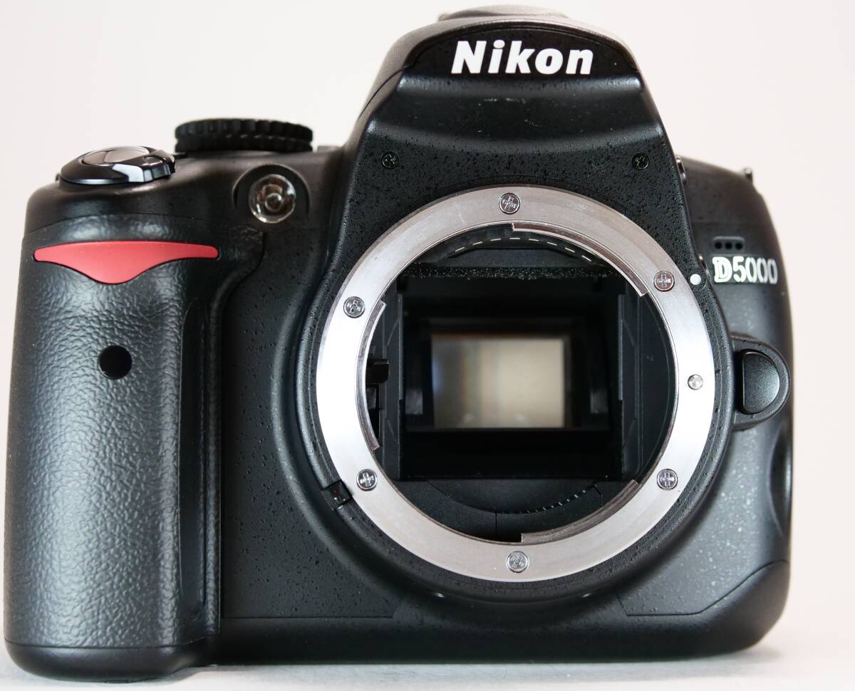 【シャッター3200回】Nikon D5000 ボディ ＋ 純正バッテリー ＋ 充電器セット 一眼レフカメラ 動(dòng)作確認(rèn)済み