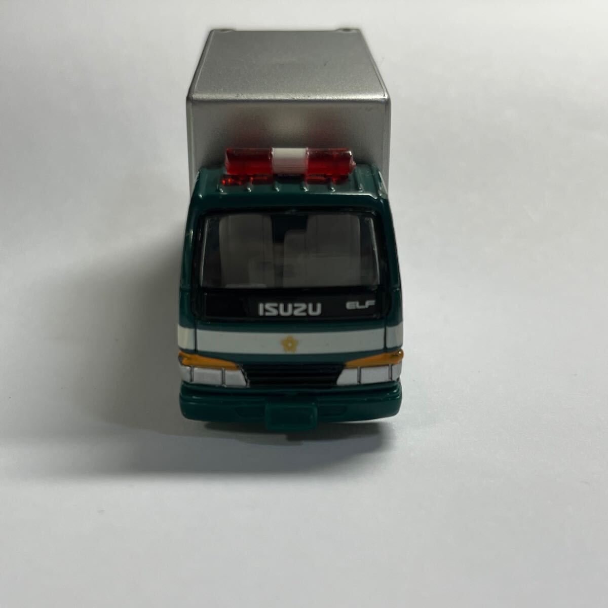 [ Tomica ] Isuzu Elf Metropolitan Police Department материал транспортировка машина 