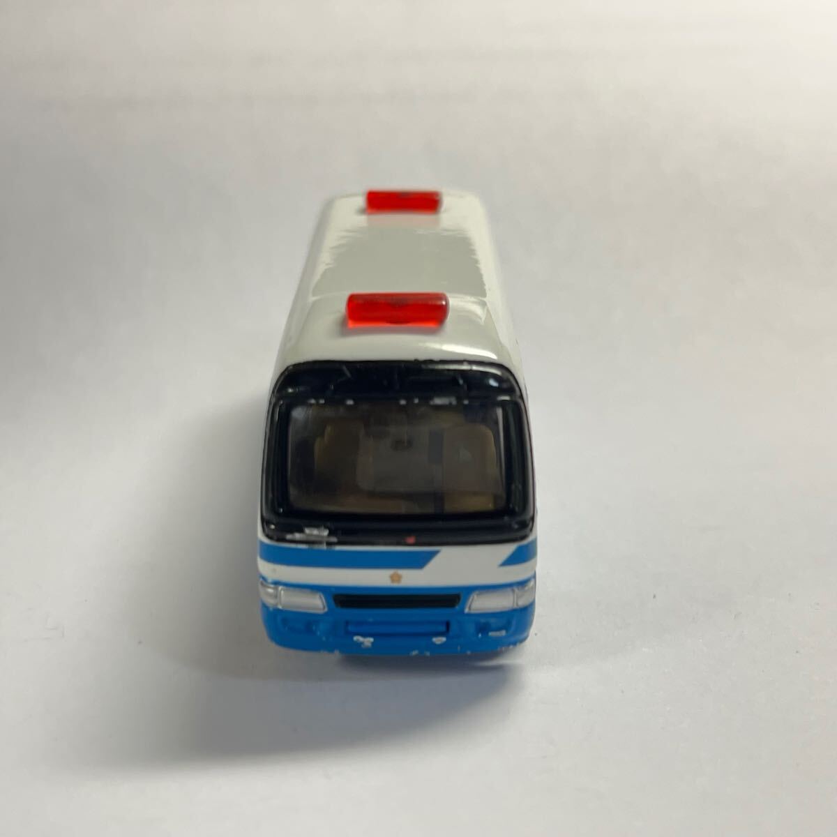 [ Tomica ] Toyota Coaster полиция перевозка машина 