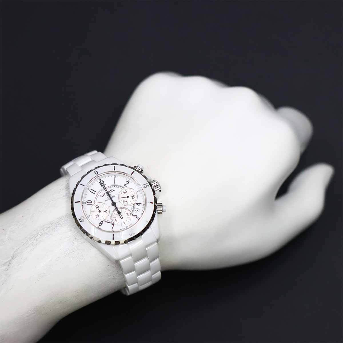 シャネル CHANEL J12 41mm クロノグラフ H1007 メンズ 腕時(shí)計(jì) デイト ホワイト セラミック 自動(dòng)巻き 90282604