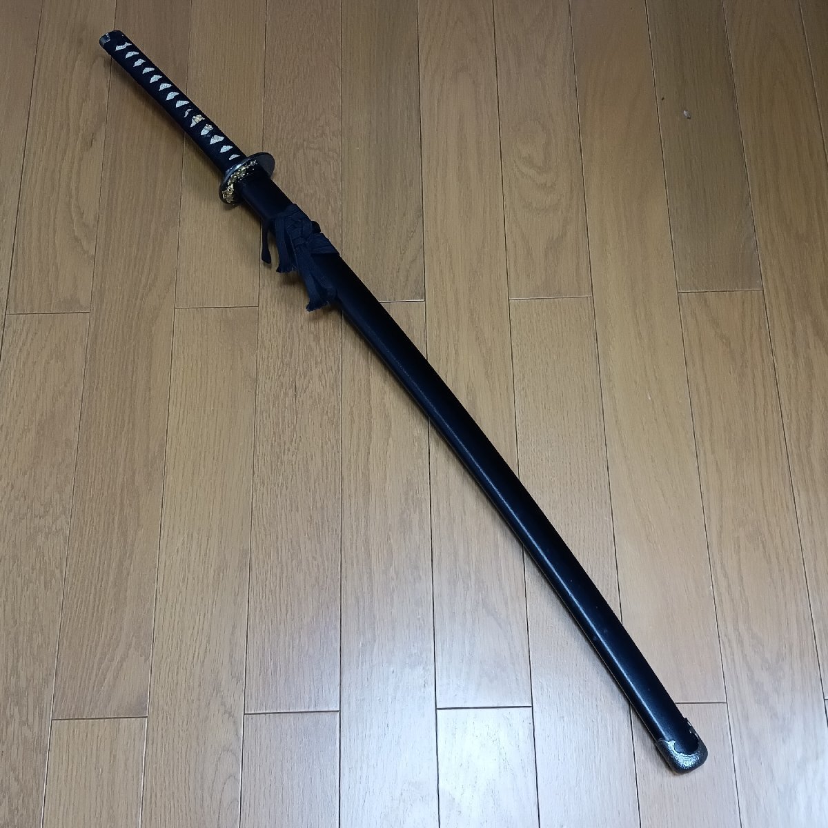 1円　Z526　模造刀　日本刀　全長(zhǎng)約106cm　刃渡約73cm　鞘約80cm　(素人メジャー採(cǎi)寸)　刀　太刀　武具　刀剣