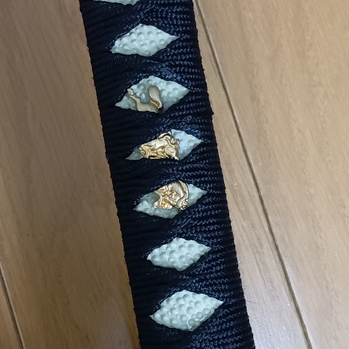 1円　Z526　模造刀　日本刀　全長(zhǎng)約106cm　刃渡約73cm　鞘約80cm　(素人メジャー採(cǎi)寸)　刀　太刀　武具　刀剣