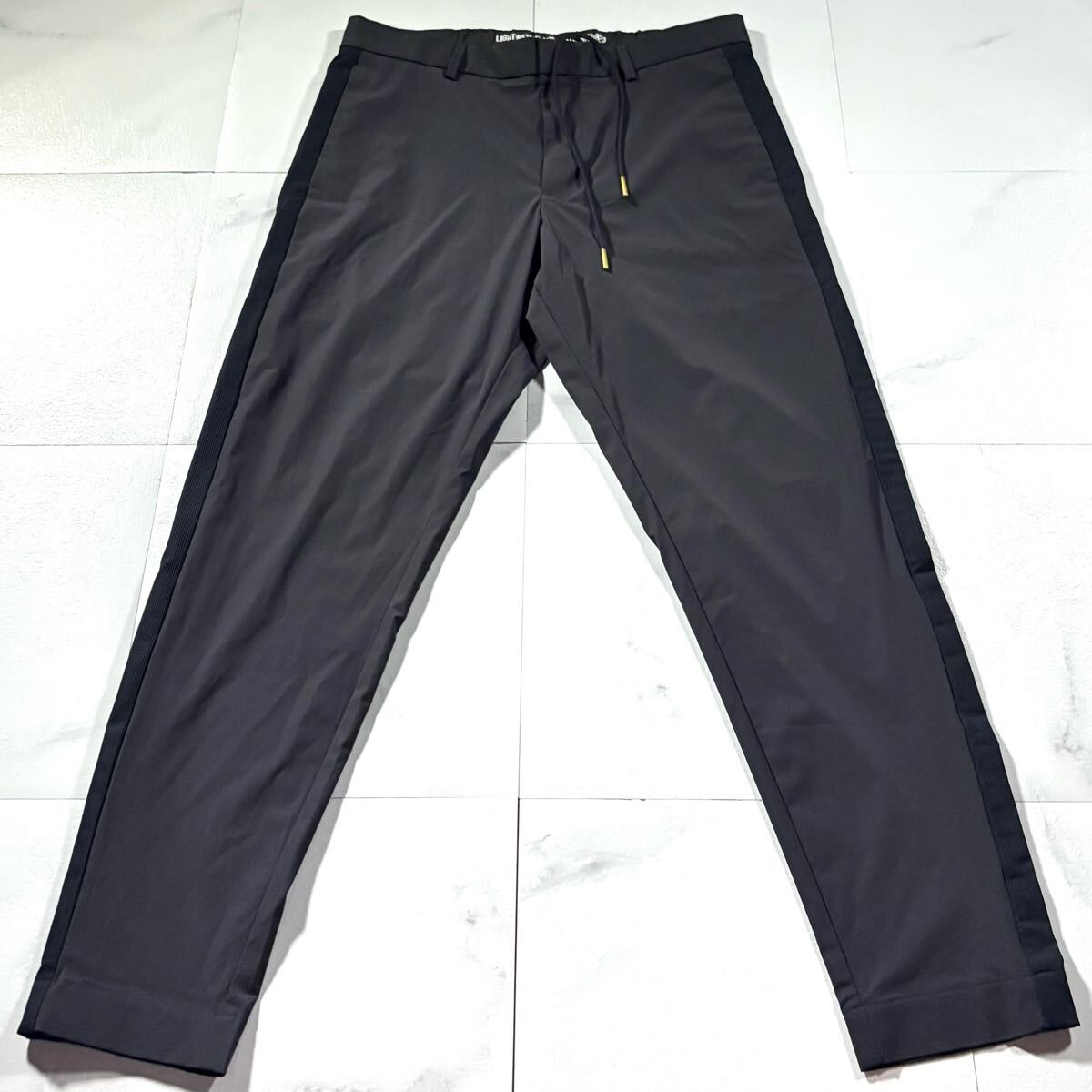 未使用級(jí)●ヒューゴボス ナイロン スラックス トラベル サマー パンツ HUGO BOSS ストレッチ 洗濯可◎ 背面ロゴ金具 サイドメッシュロゴ 46
