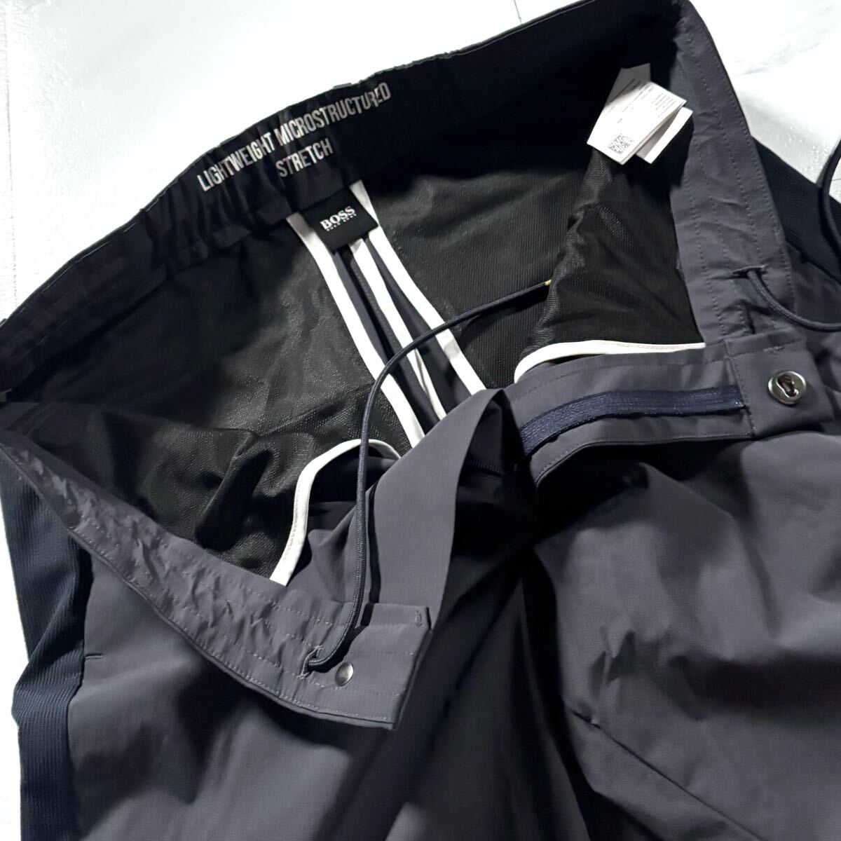 未使用級(jí)●ヒューゴボス ナイロン スラックス トラベル サマー パンツ HUGO BOSS ストレッチ 洗濯可◎ 背面ロゴ金具 サイドメッシュロゴ 46