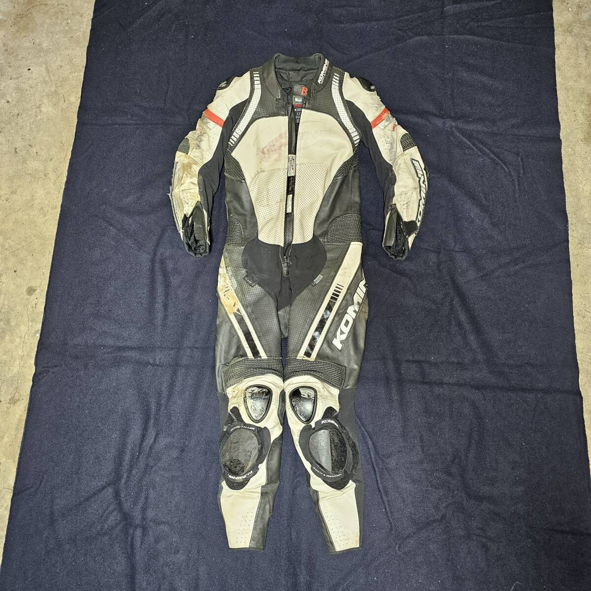 バイク用品　レーシングスーツ　コミネ　タイチ　アルパインスターズ　クシタニ　