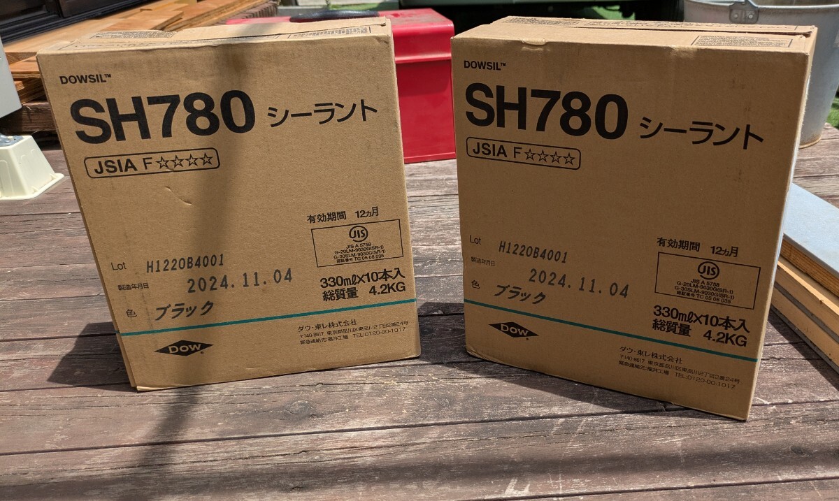 ＳＨ780シーラント　東レ　ブラック黒?。保氨緟g位出品　2箱あります　制造年月日2024.11.4　ガラスサッシ
