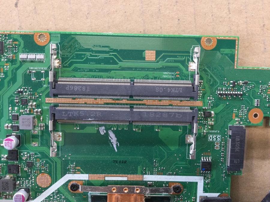 ASUS X407UF-BV039T -　Core i5 8250U 1.60GHz■現(xiàn)狀品
