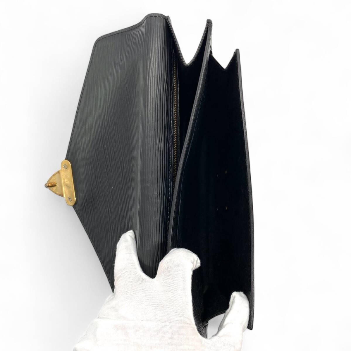 Louis Vuitton Epi Serie Dragonne Clutch Bag Black / ルィ?ヴィトン セリエ ドラゴンヌ セカンドバッグ エピ ノワール