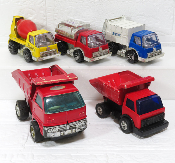 【玩具中古品】昭和レトロ：イチコー / トンカ：ブリキのトラック 5臺(tái)セット：日本制：ダンプ?日本石油 タンクローリー?清掃車 など