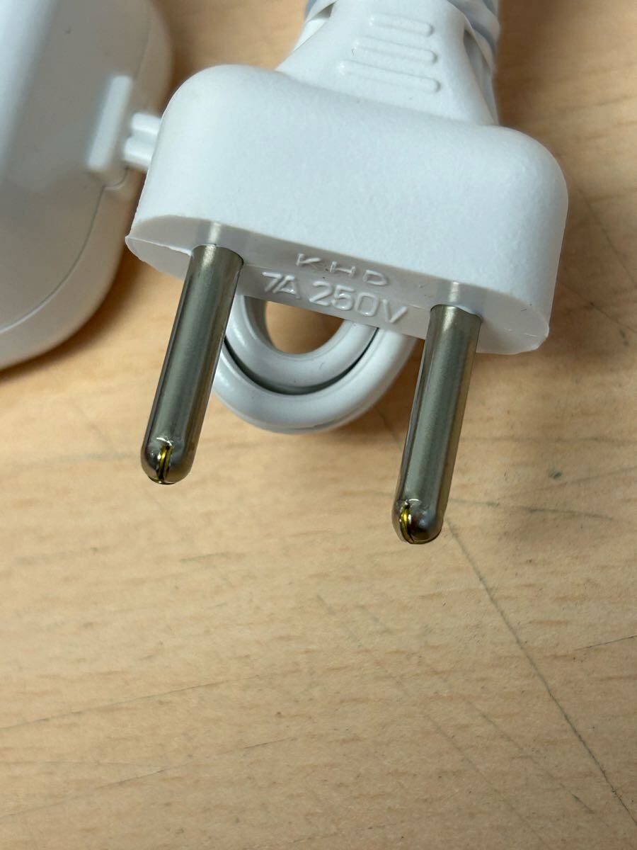 y060312a 日章工業 変圧器 海外 旅行用 熱器具専用 AC110V~AC130V(50/60Hz) AC220V~AC240V(50Hz)→AC100V 1000W DM-102 ホワイト系