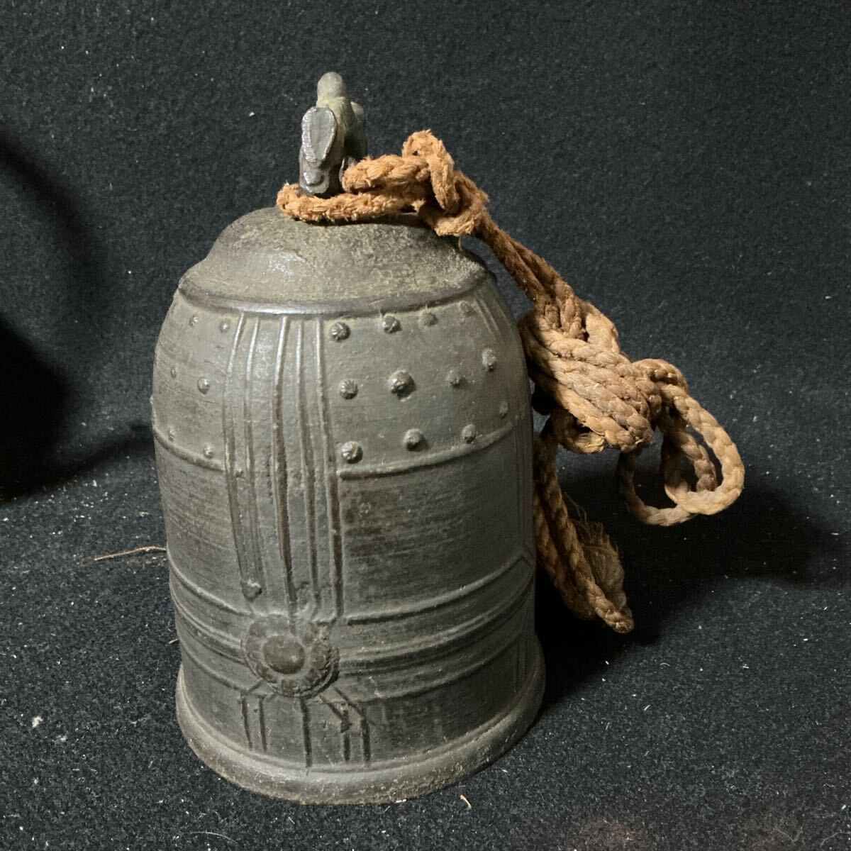 吊鐘 古銅 工芸品 熊平特製古銅 仏教美術 時代物 古美術 釣鐘 銅製 青銅 半鐘 釣鐘 梵鐘 仏教美術 吊鐘 古銅 銅製 仏具 時代物 警鐘 送料