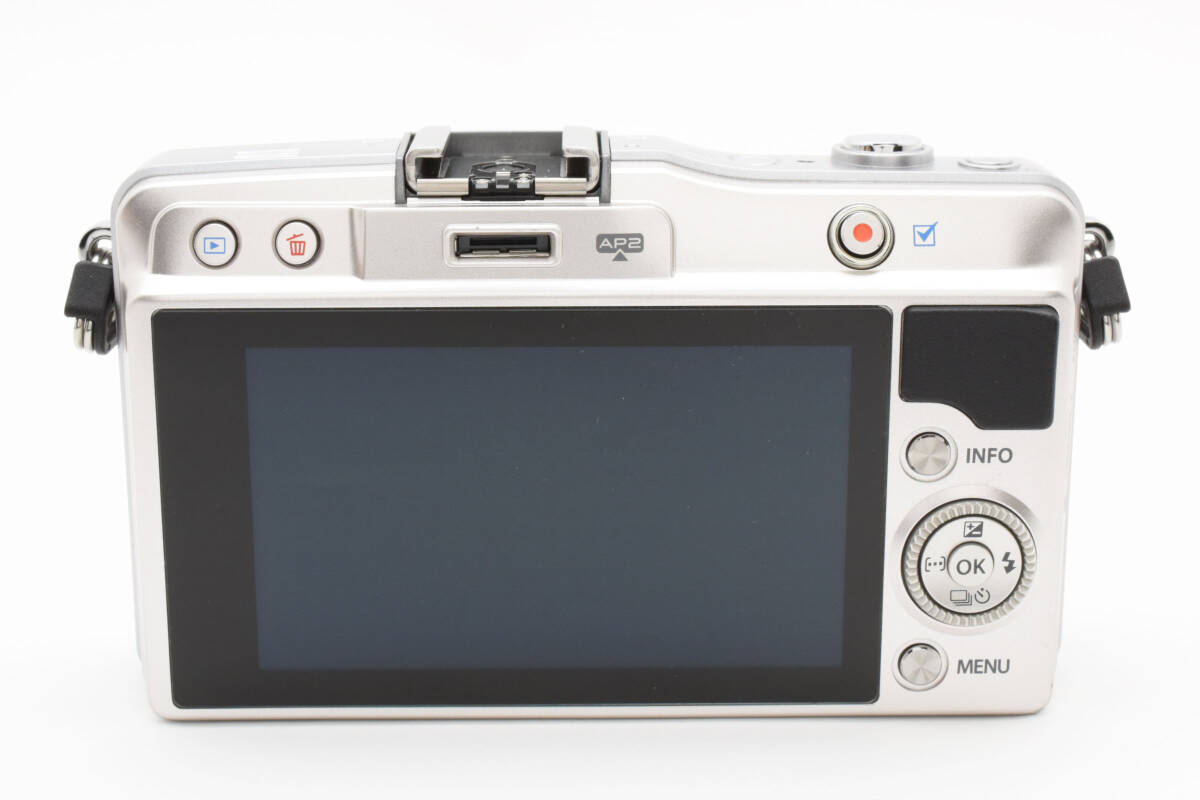 超美品 オリンパス ペンミニ E-PM2 ミラーレスデジタルカメラボディ シャッター回數(shù)2635 シルバー Olympus 745