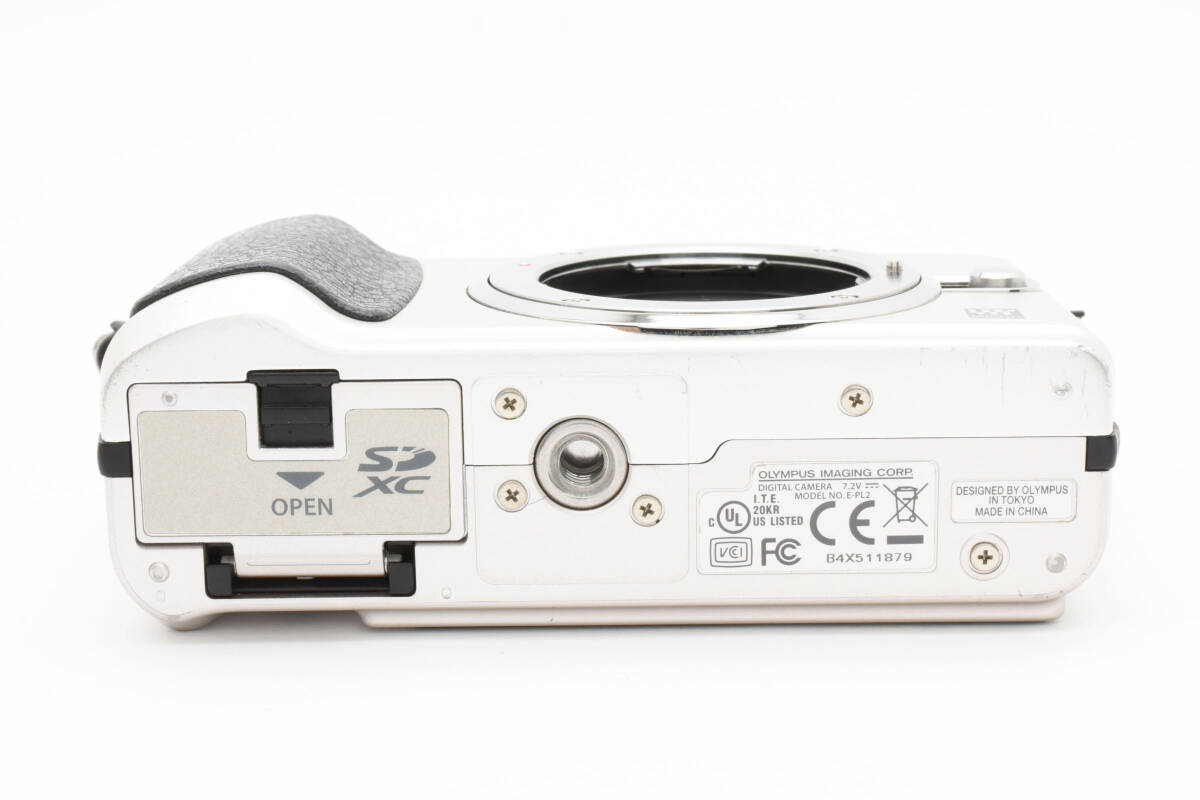 オリンパス PEN E-PL2 ミラーレスデジタルカメラボディ シルバー Olympus 747