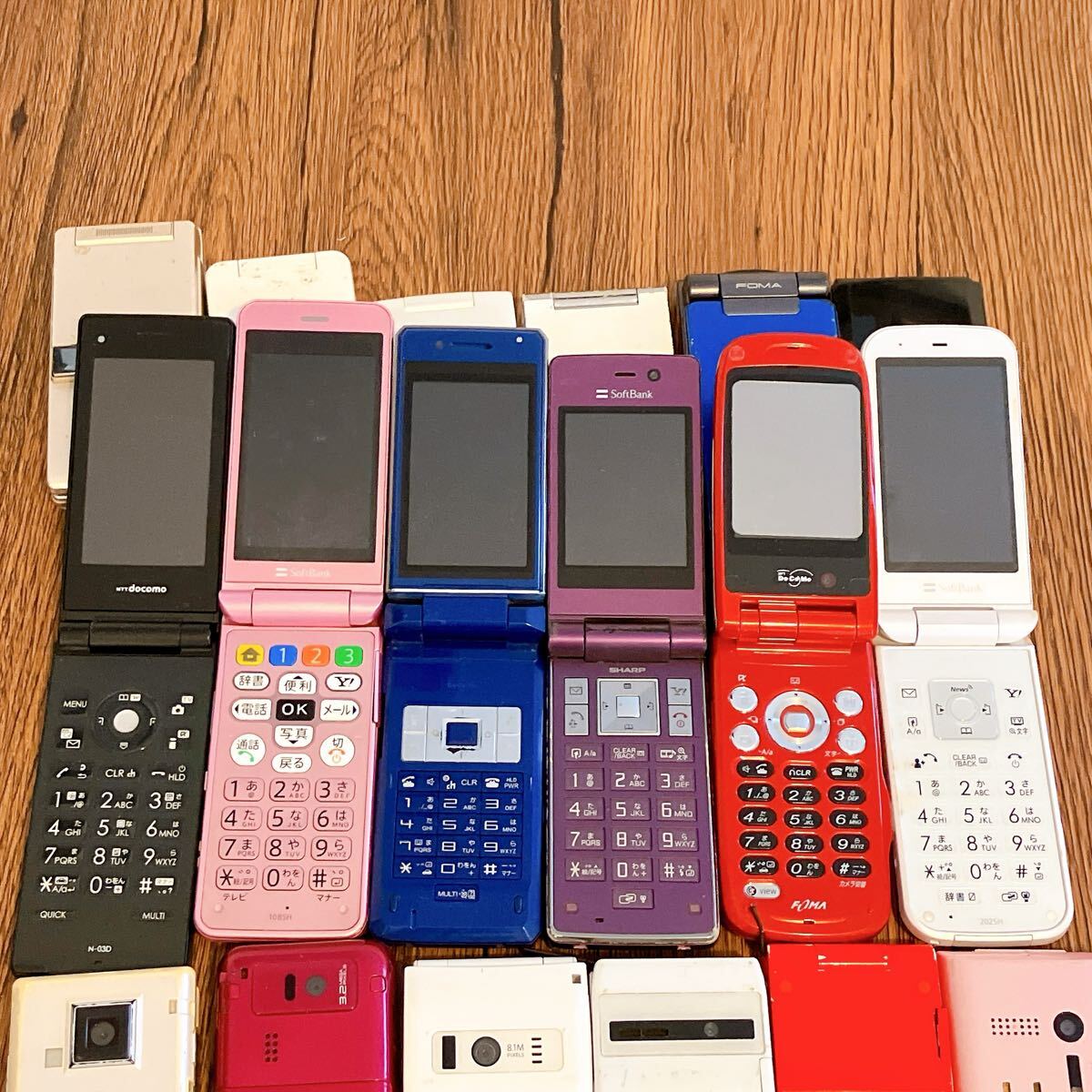 ジャンク】ガラケー 18台 まとめ売り 現状品 携帯電話 レトロ