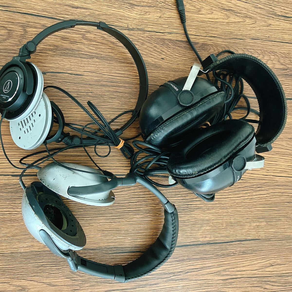 【ジャンク】CDプレーヤー ウォークマン ヘッドホン ワイヤレスイヤホン まとめ売り 動(dòng)作未確認(rèn) 現(xiàn)狀品