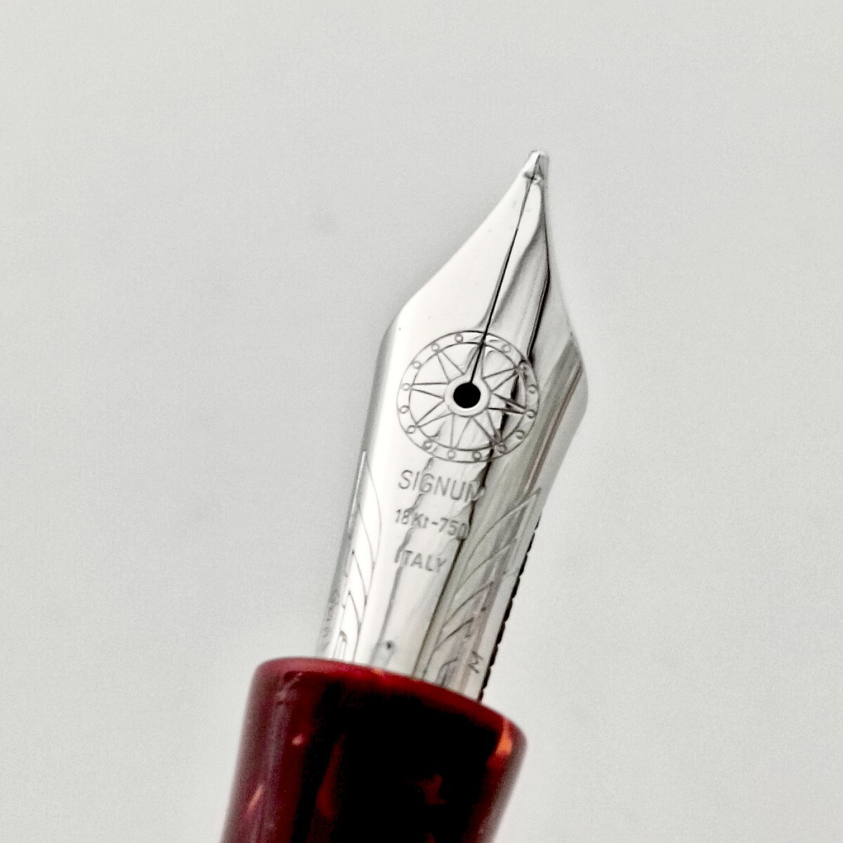 【A3511】SIGNUM シグナム ペン先18kt-750 925刻印あり M 萬年筆 萌絵 イタリア 筆記用具 文房具 中古品 筆記未確認(rèn) 長さ約14cm 傷あり 