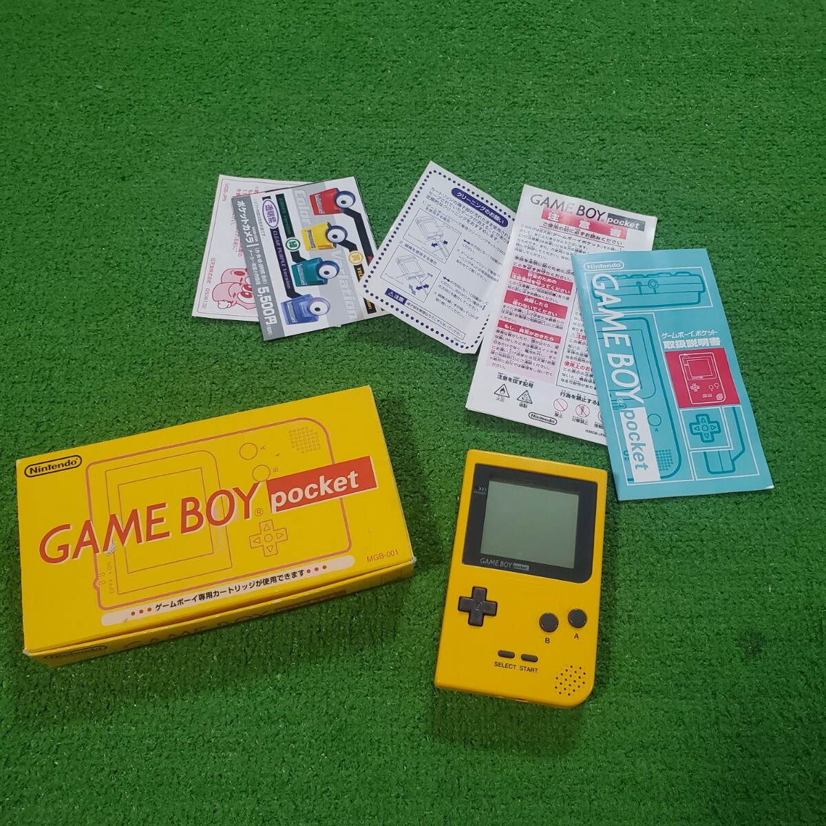 GAME BOY pocket ゲームボーイポケット 本體 MGB-001 動作確認済み イエロー Nintendo 任天堂 ゲーム機器 箱説あり 箱 説明書