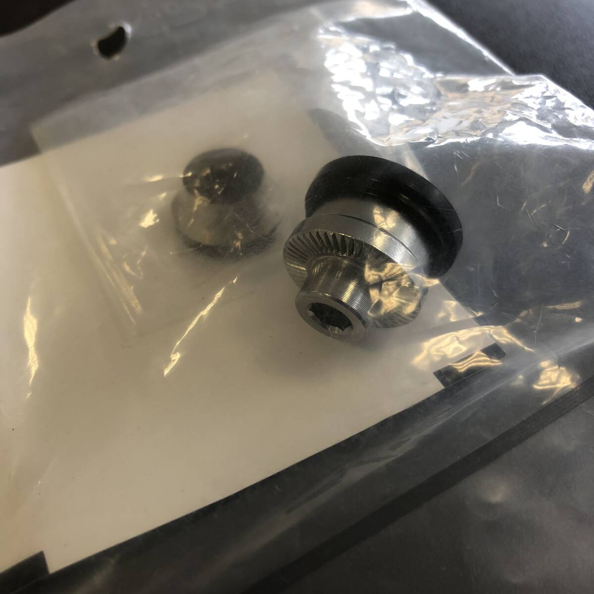 ☆【未使用品】SHIMANO シマノ ハンドロックナットユニット 右 FH-R7000 Y3F498020 現状品 自転車 リペア パーツ (NF250606) 218-1080_画像4