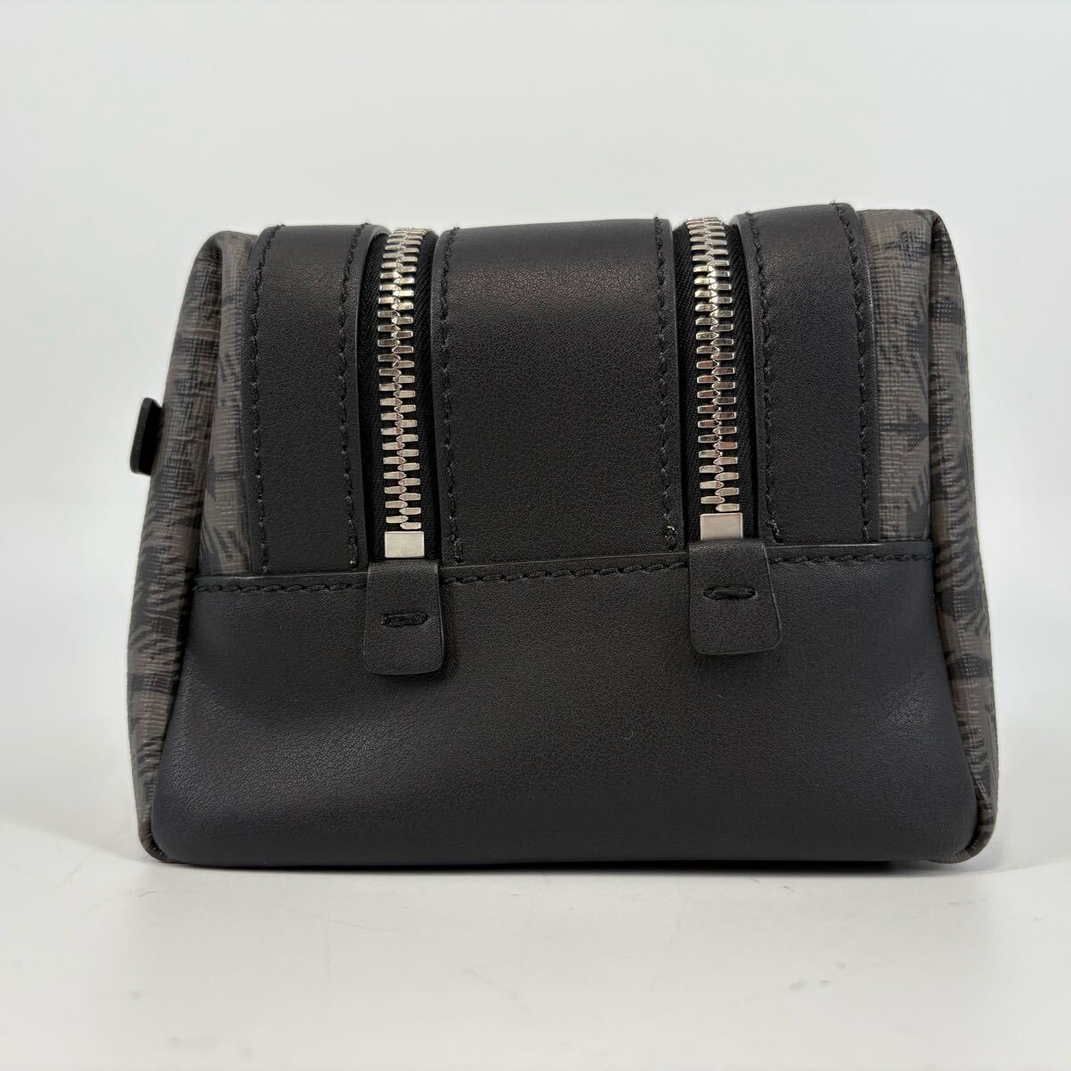現(xiàn)行/未使用級!!! Salvatore Ferragamo フェラガモ セカンドバッグ ハンド クラッチ ダブルファスナー ガンチーニ メンズ ビジネス レザー