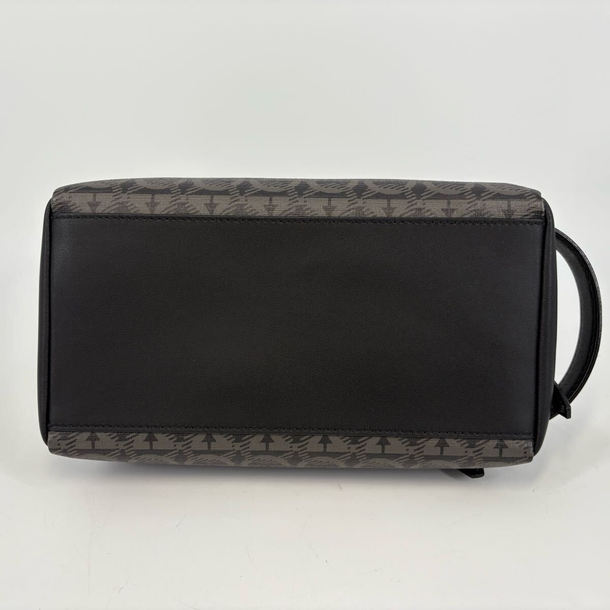 現(xiàn)行/未使用級!!! Salvatore Ferragamo フェラガモ セカンドバッグ ハンド クラッチ ダブルファスナー ガンチーニ メンズ ビジネス レザー