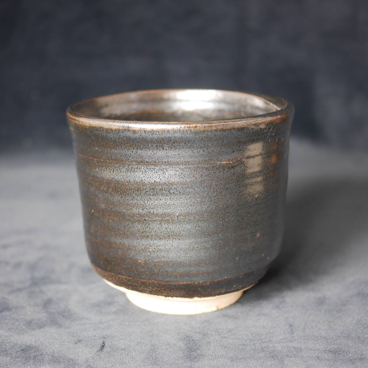 未使用 水野雙鶴 瀬戸黒筒茶碗 共箱 茶道具 陶蕓 焼物 Y