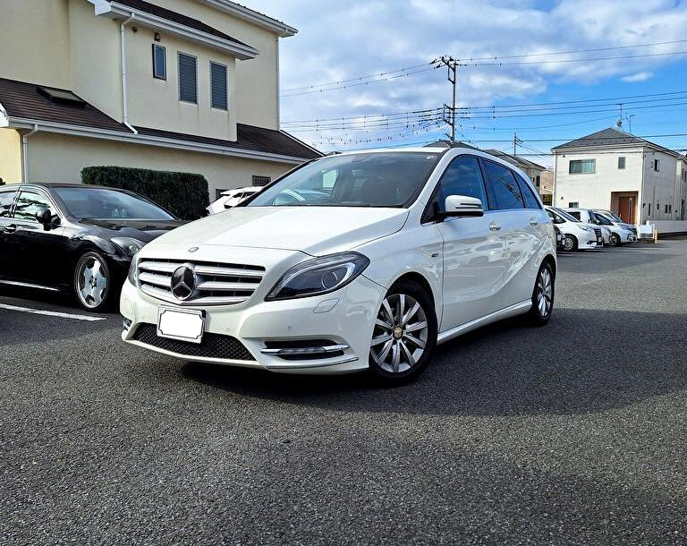 諸費(fèi)用なし☆M?ベンツ B180 ブルーエフィシェンシー☆H24年式☆車検2年以上☆直4ターボ、Bluetooth、バックカメラ☆7速AT、パドルシフト