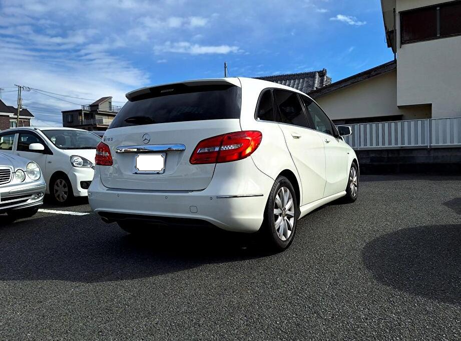 諸費(fèi)用なし☆M?ベンツ B180 ブルーエフィシェンシー☆H24年式☆車検2年以上☆直4ターボ、Bluetooth、バックカメラ☆7速AT、パドルシフト