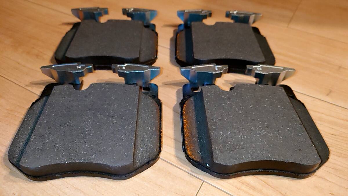 BMW純正 フロント ブレーキパッド 34116889585_画像1