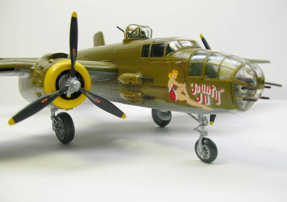  America суша армия . departure .. машина B-25J Mitchell 1/72 покрашен конечный продукт 