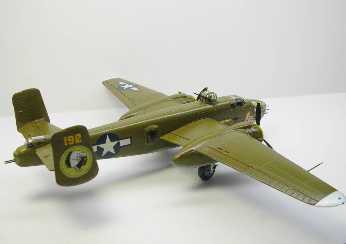  America суша армия . departure .. машина B-25J Mitchell 1/72 покрашен конечный продукт 