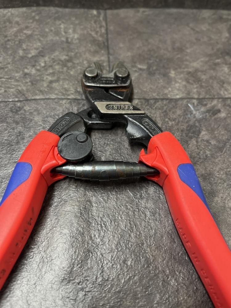 009▼おすすめ商品▼KNIPEX クニペックス ボルトクリッパー 7112200 書き込み有り