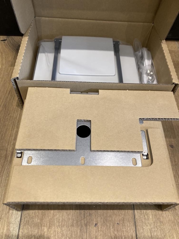 019■未使用品?即決価格■沖電気工業(yè) PHS用管理接続裝置 UF7100-V5セツゾクソウチ「nd」 22年制