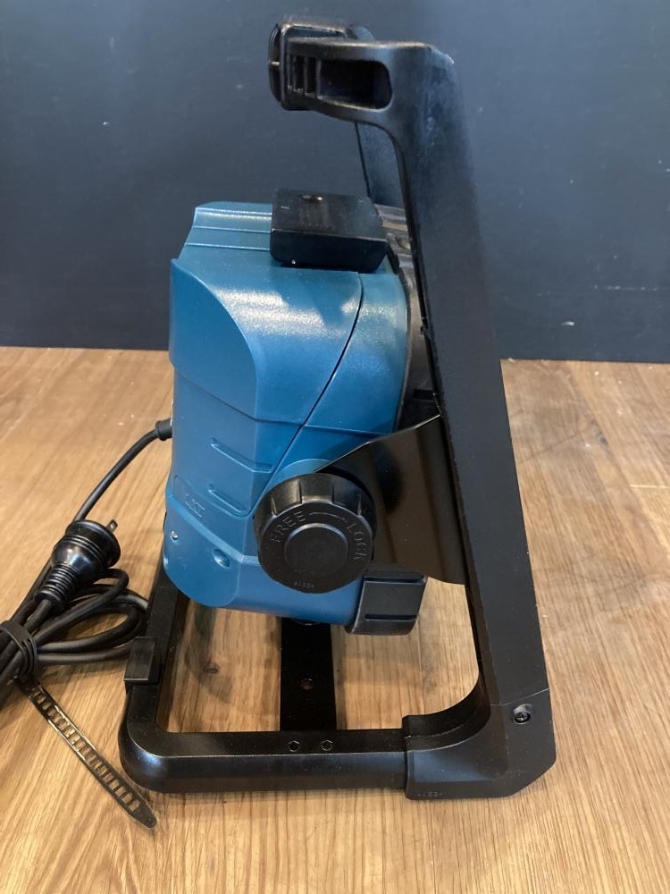 023◆おすすめ商品◆makita マキタ 充電式LEDスタンドライト ML805 本體のみ 14.4V 18V兼用