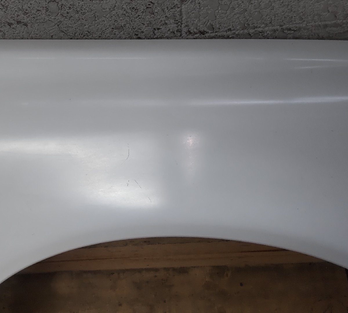 右 フェンダー 日産 AD VY10 H3/12 KH5 63112-60R00 中古_画像4