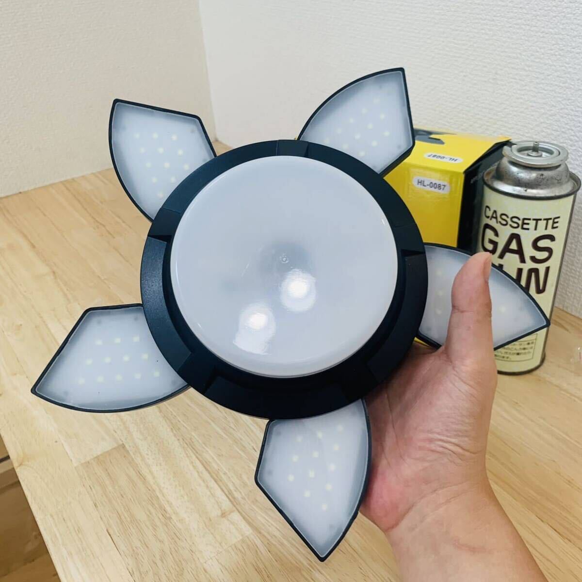 リモコン付き ソーラーとUSB充電 キャンプLEDランプ 大セイズライト吊り下げ 回転式ランタン LED作業(yè)燈 アウトドア 釣り登山 28×8cm 382g
