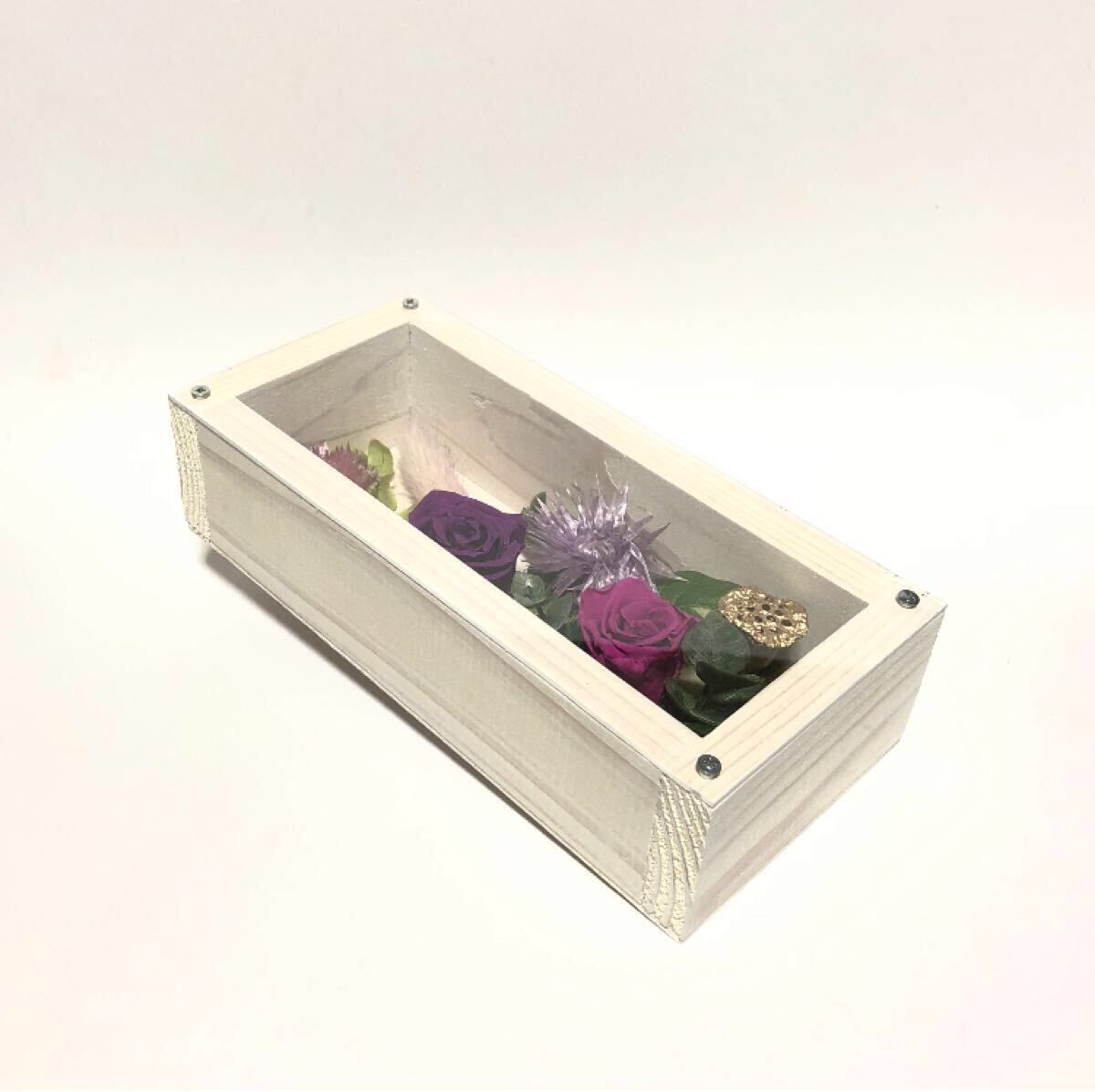 ウッドボックスに入った仏花【プリザーブドフラワー?仏花】